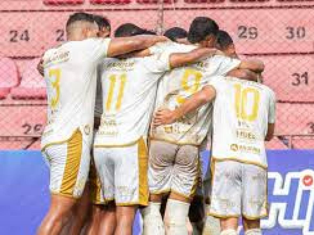 Jogadores do Paulista festejam um dos gols marcados na goleada por 4 a 0 sobre o Audax