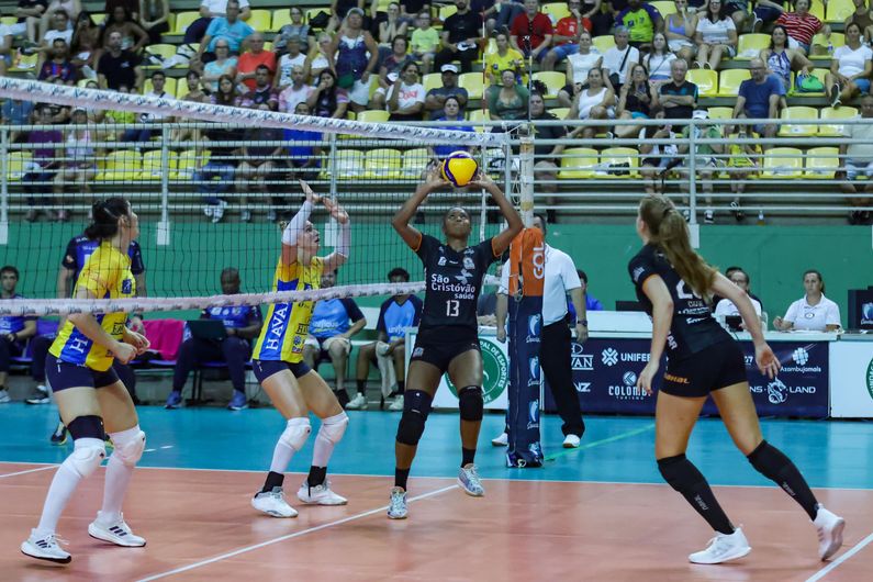Mesmo com vitória sobre o lanterna Brusque, fora de casa, Osasco cai para a 4ª posição na Superliga