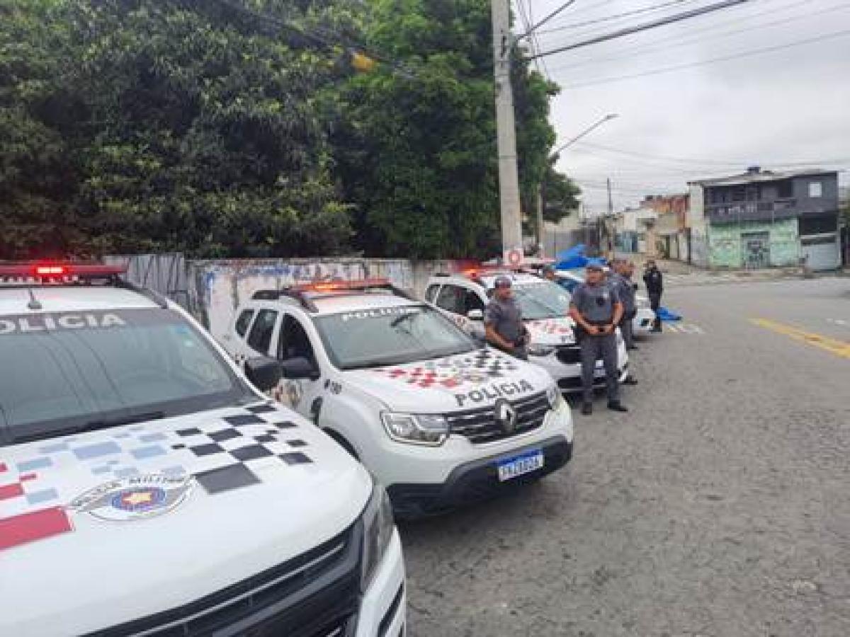 Policiais Militares apreenderam na última segunda-feira (03) menores na região da zona norte com moto furtada