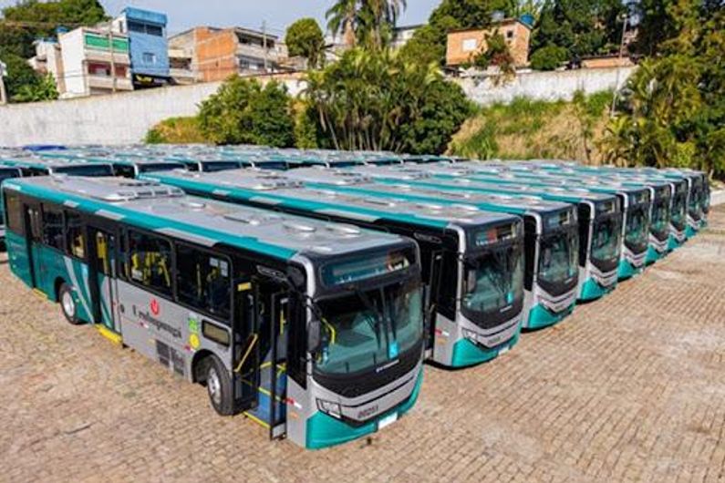 Concessionário de transporte público entrega 30 novos veículos para uso no sistema em diversas linhas