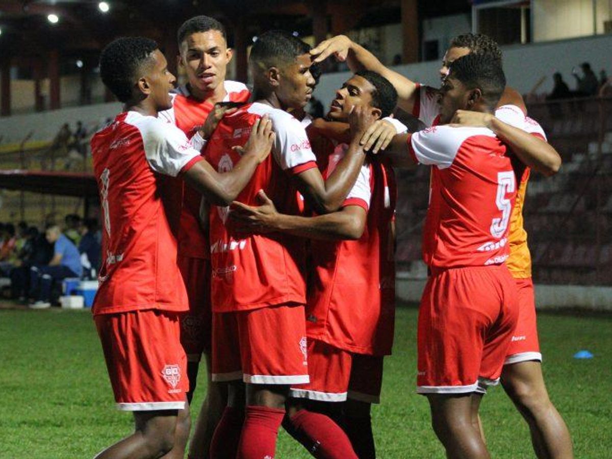 Atletas do Audax comemoram o segundo marcado no duelo contra o Velo Clube pelo Paulista Sub-20